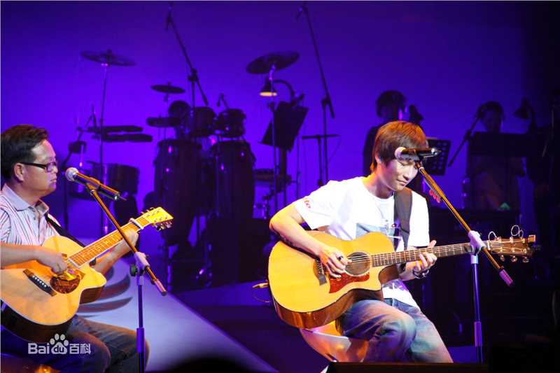 陈楚生2010有型有音乐深圳演唱会前后照片
