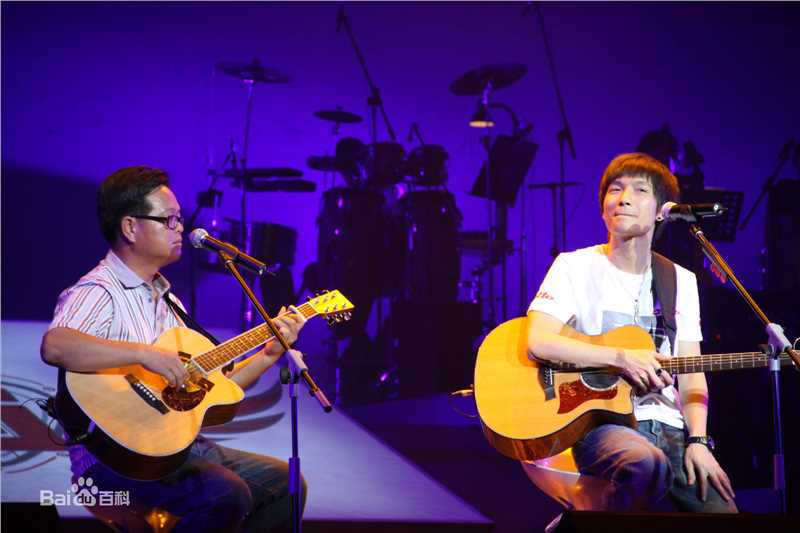 陈楚生2010有型有音乐深圳演唱会前后照片