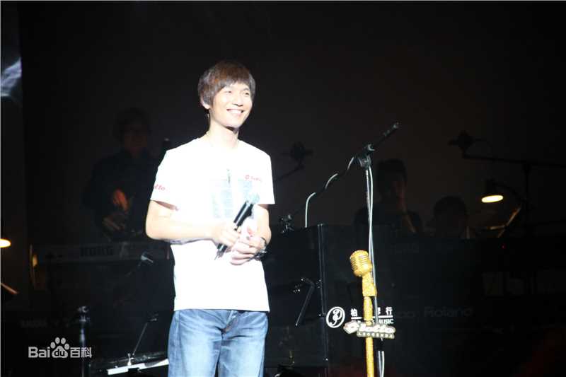 陈楚生2010有型有音乐深圳演唱会前后照片