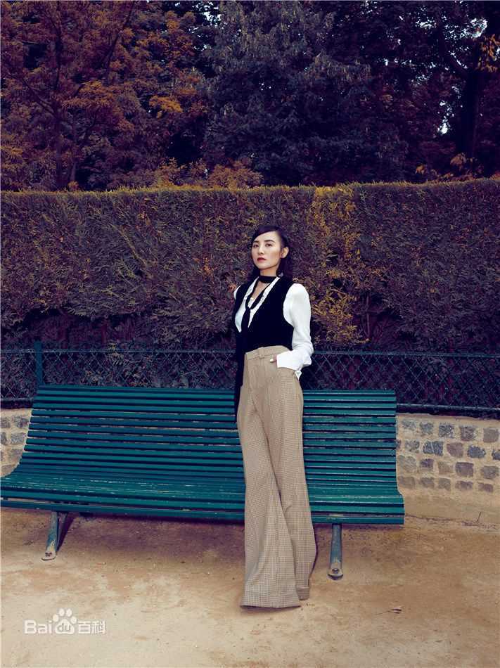 宋佳(Song Jia)精品购物指南2015年12月刊前后照片