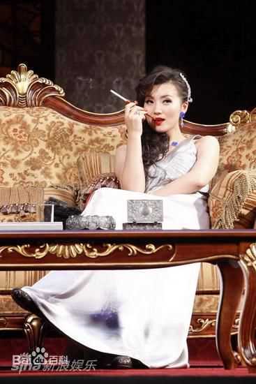 最优质陈好(Chen Hao)在2010年话剧《日出》饰演 陈白露中的相册