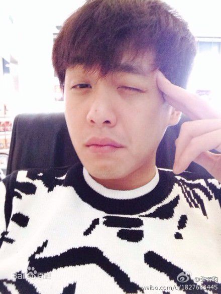 张若昀 生活照素颜照壁纸