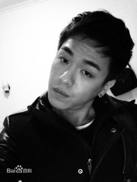 张若昀 生活照素颜照壁纸