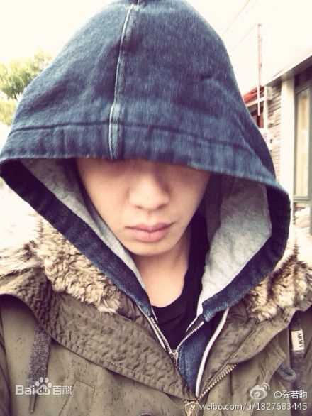 张若昀 生活照素颜照壁纸