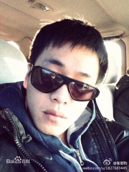 张若昀 生活照素颜照壁纸