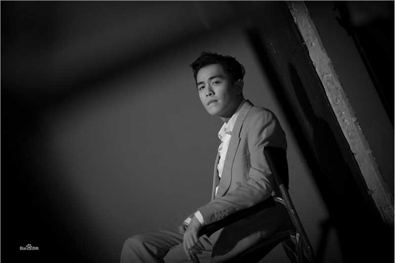 张若昀拍摄花絮前后照片