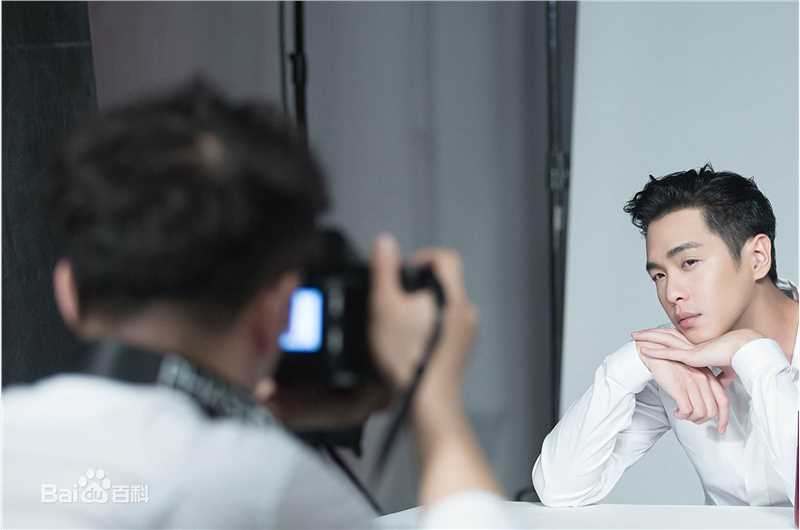 张若昀拍摄花絮前后照片