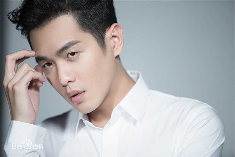 张若昀拍摄花絮前后照片