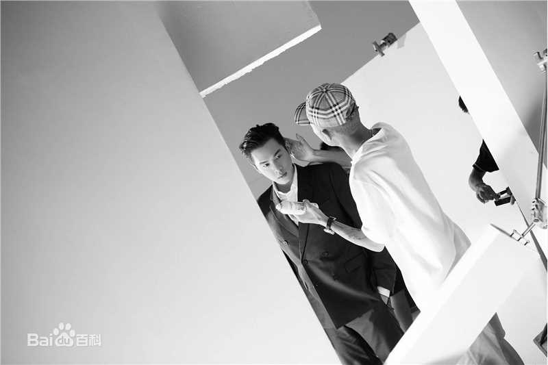 张若昀拍摄花絮前后照片