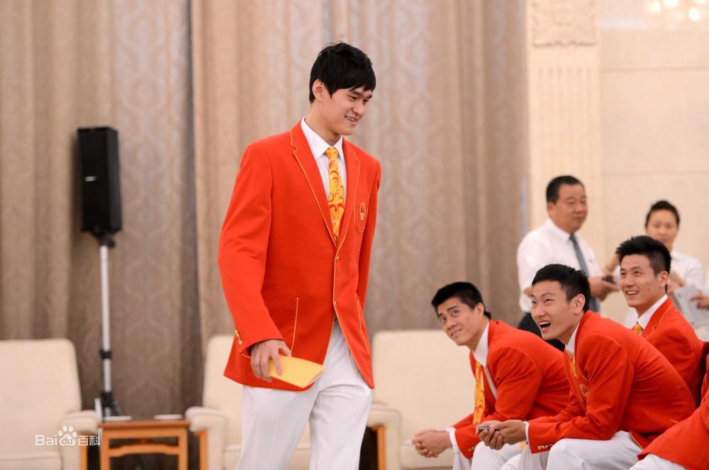 孙杨(Sun Yang)社会活动前后照片