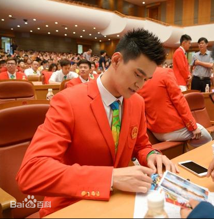 孙杨(Sun Yang)社会活动前后照片