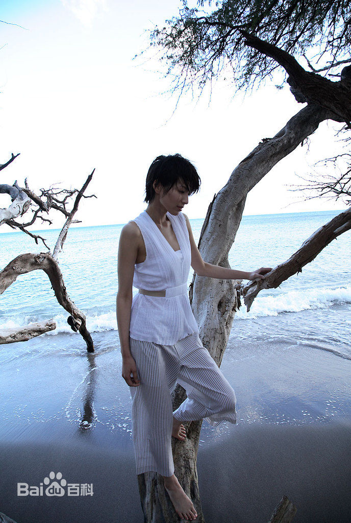 吉濑美智子(キチセミチコ Michiko Kichise)