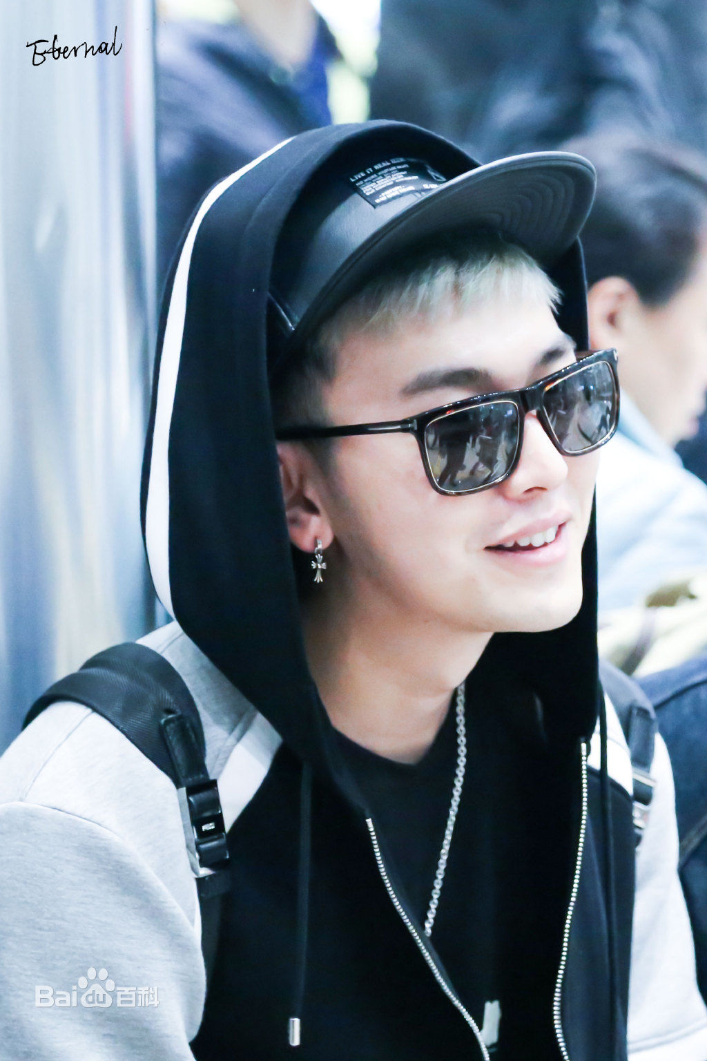 孔垂楠(Korn)机场图前后照片