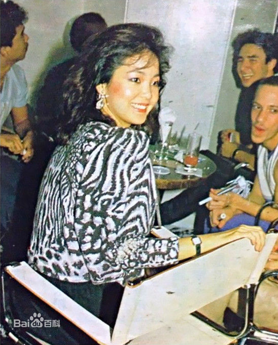 邓丽君(Teresa Teng、テレサ·テン)生活照壁纸壁纸