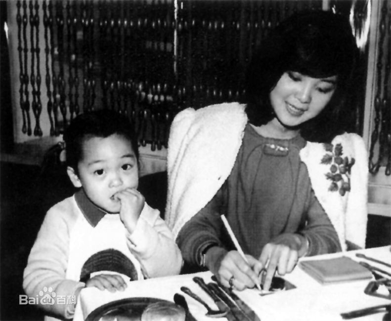 邓丽君(Teresa Teng、テレサ·テン)生活照壁纸壁纸