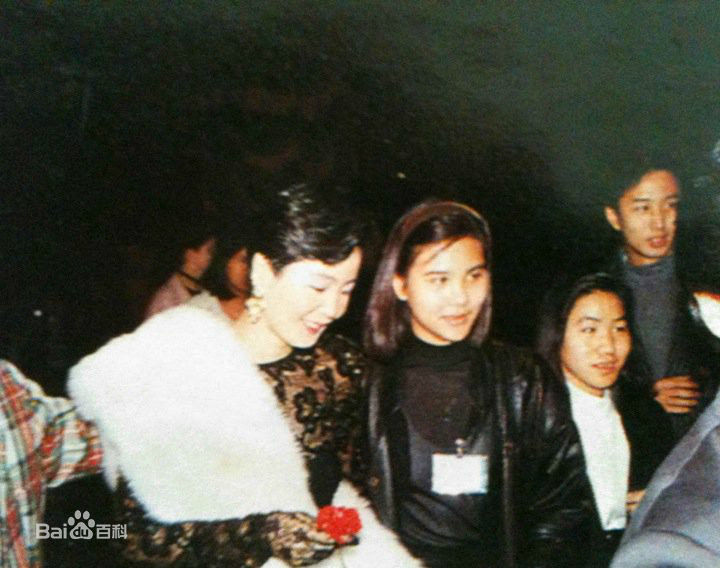 邓丽君(Teresa Teng、テレサ·テン)生活照壁纸壁纸