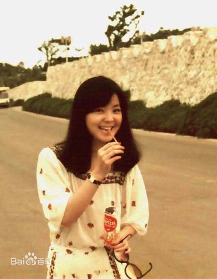 邓丽君(Teresa Teng、テレサ·テン)生活照壁纸壁纸
