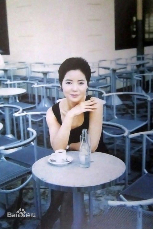 邓丽君(Teresa Teng、テレサ·テン)生活照壁纸壁纸
