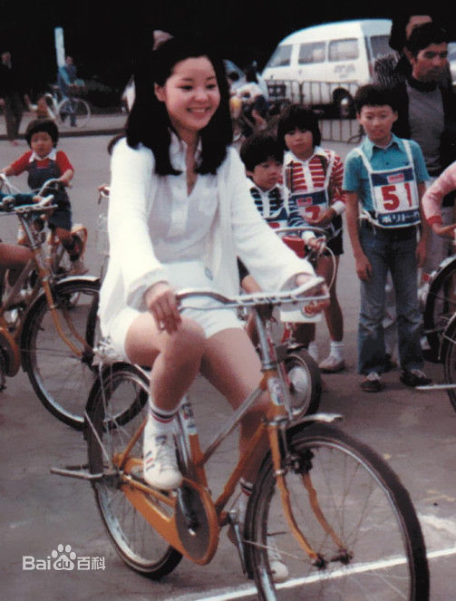 邓丽君(Teresa Teng、テレサ·テン)生活照壁纸壁纸