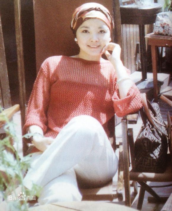 邓丽君(Teresa Teng、テレサ·テン)生活照壁纸壁纸