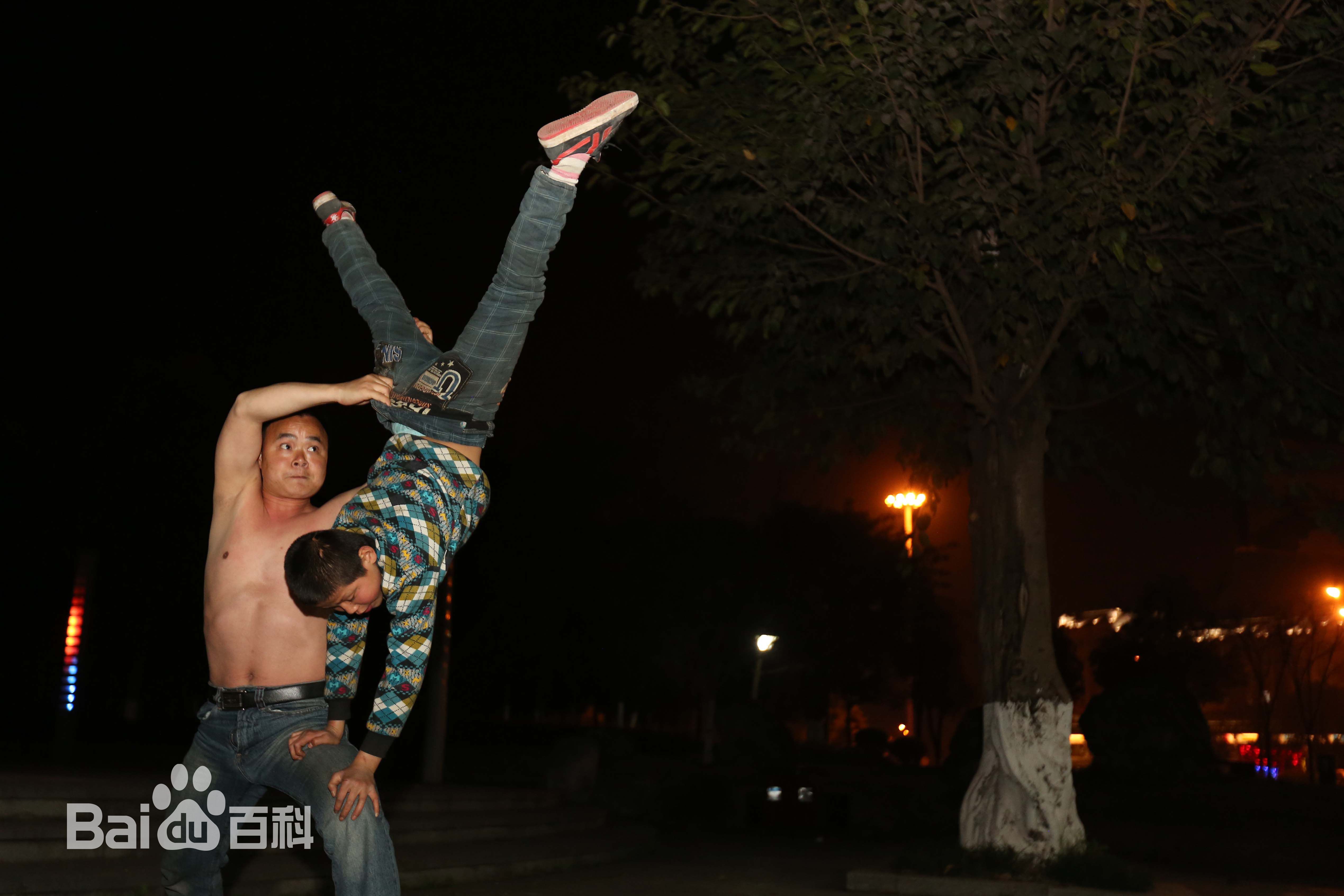 张仁杰(renjiezhang)武术散打队训练照片。前后照片