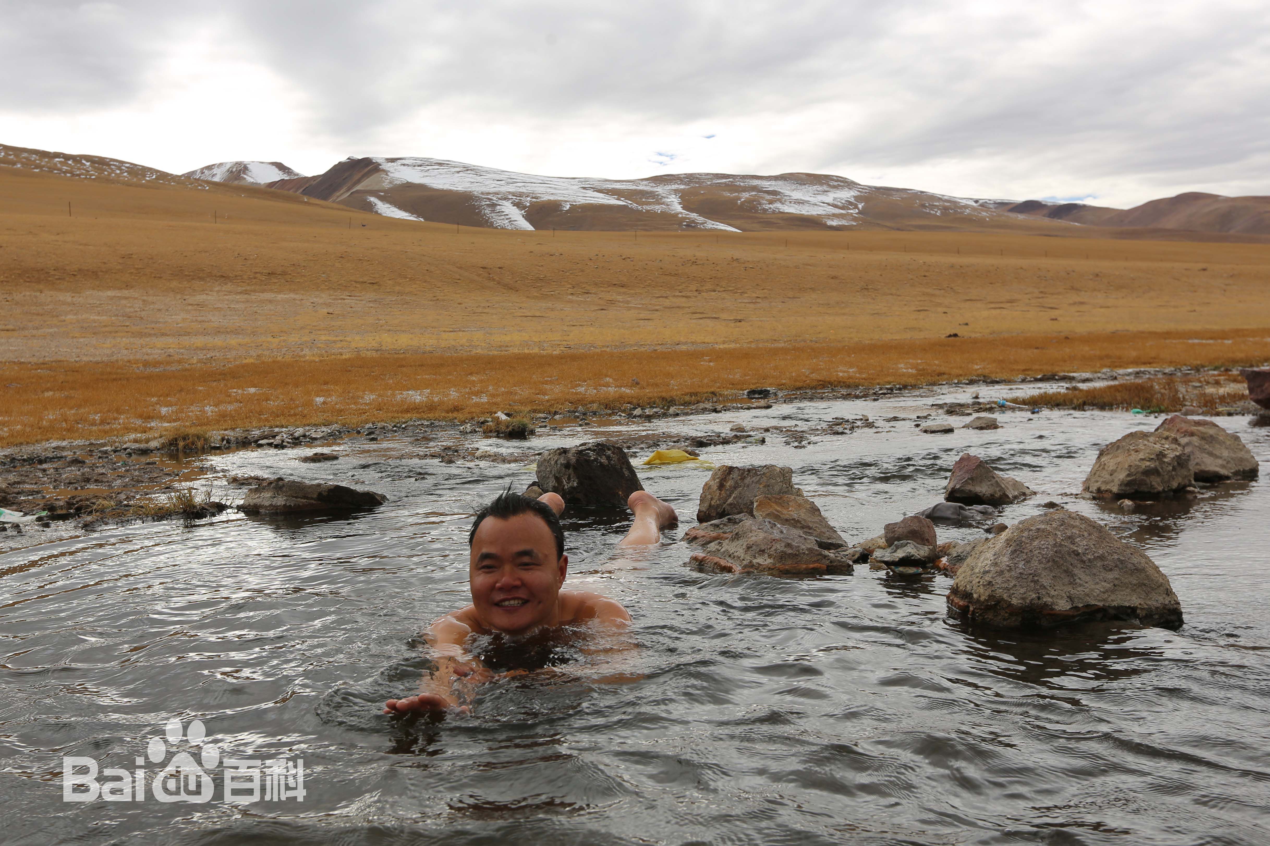 张仁杰(renjiezhang)独立采写矿区课题时和矿工们在一起的照片。壁纸壁纸