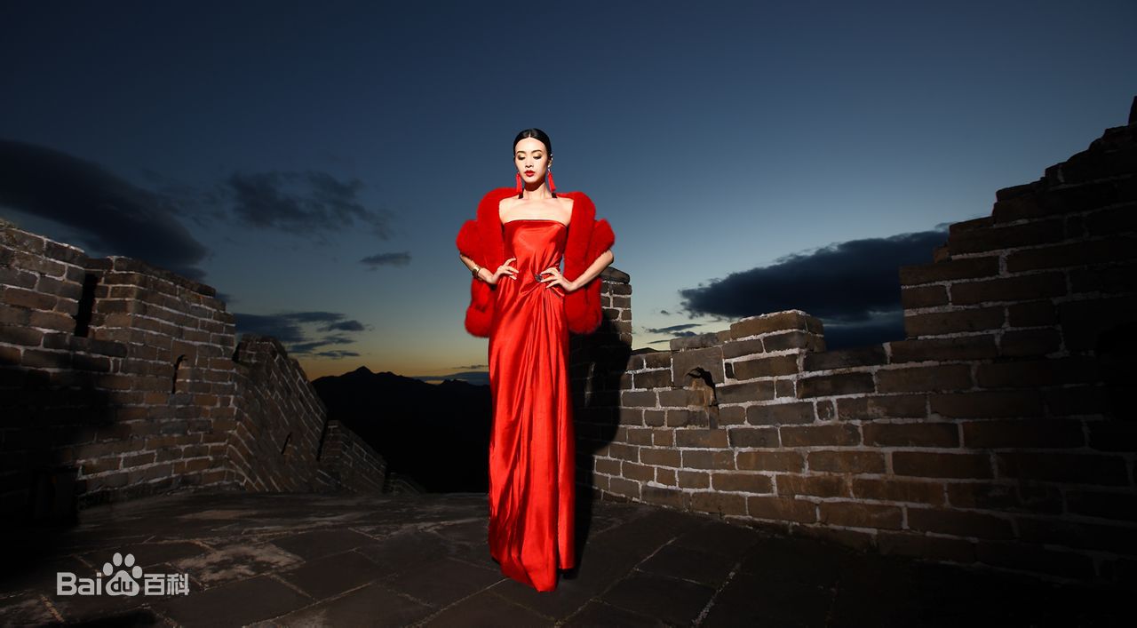 陈春(Bella)红性感图片图集