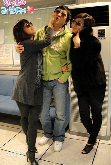 梁静雅()生活照图片图集