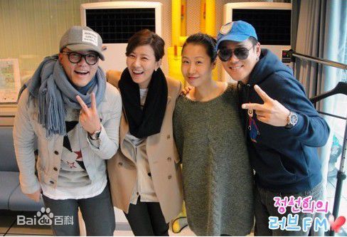 梁静雅()生活照图片图集