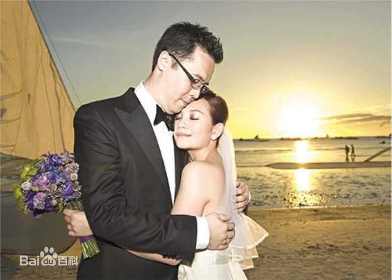 梁静茹(Fish Leong)婚纱照前后照片