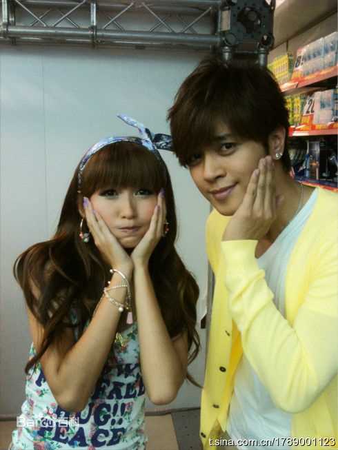 简恺乐(Butterfly Chien)与艺人的合照图片图集