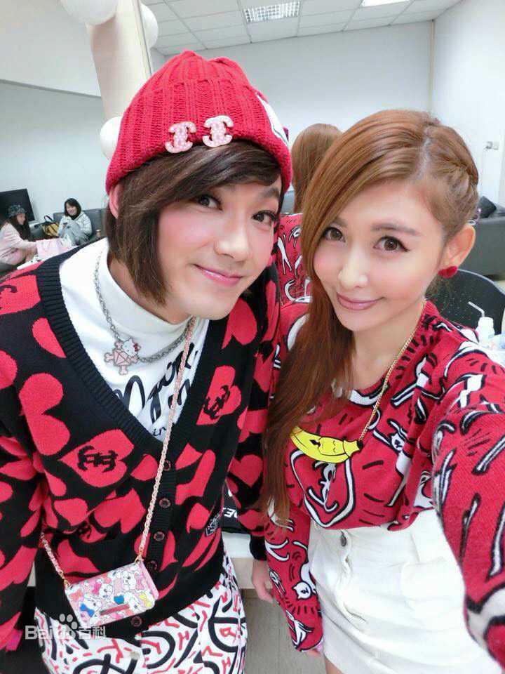 简恺乐(Butterfly Chien)与艺人的合照图片图集