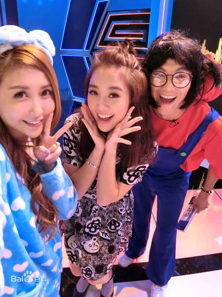 简恺乐(Butterfly Chien)与艺人的合照图片图集