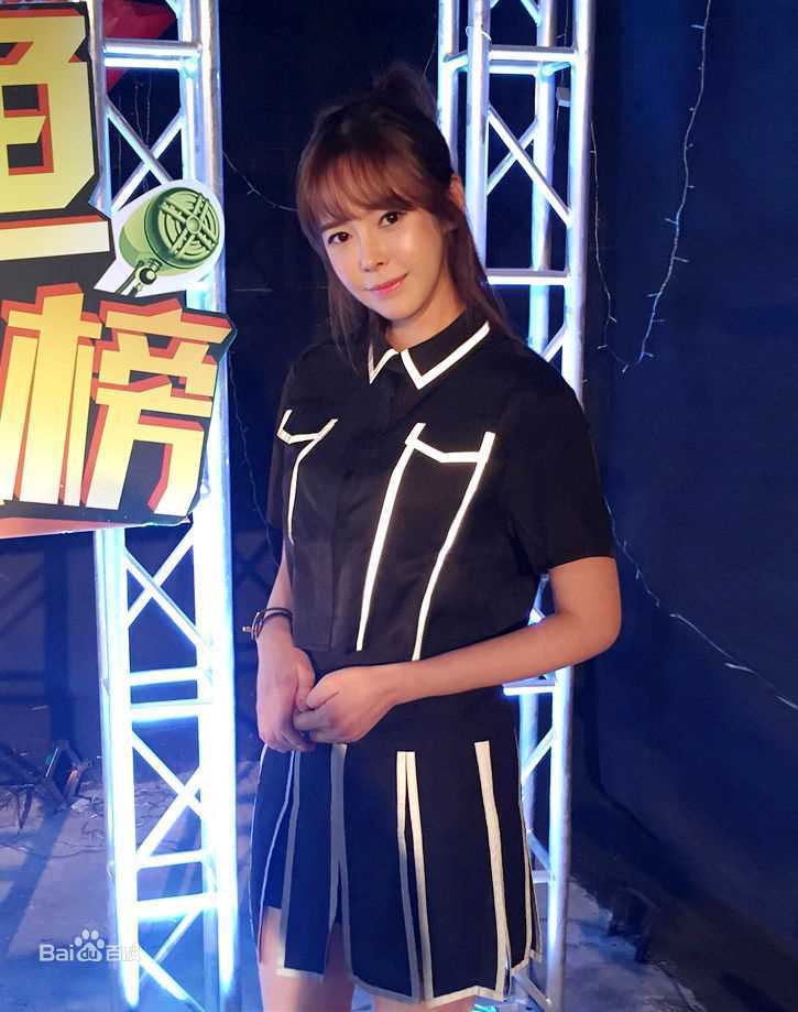 赵慧仙(CHO HYE SUN)演出饭拍壁纸壁纸