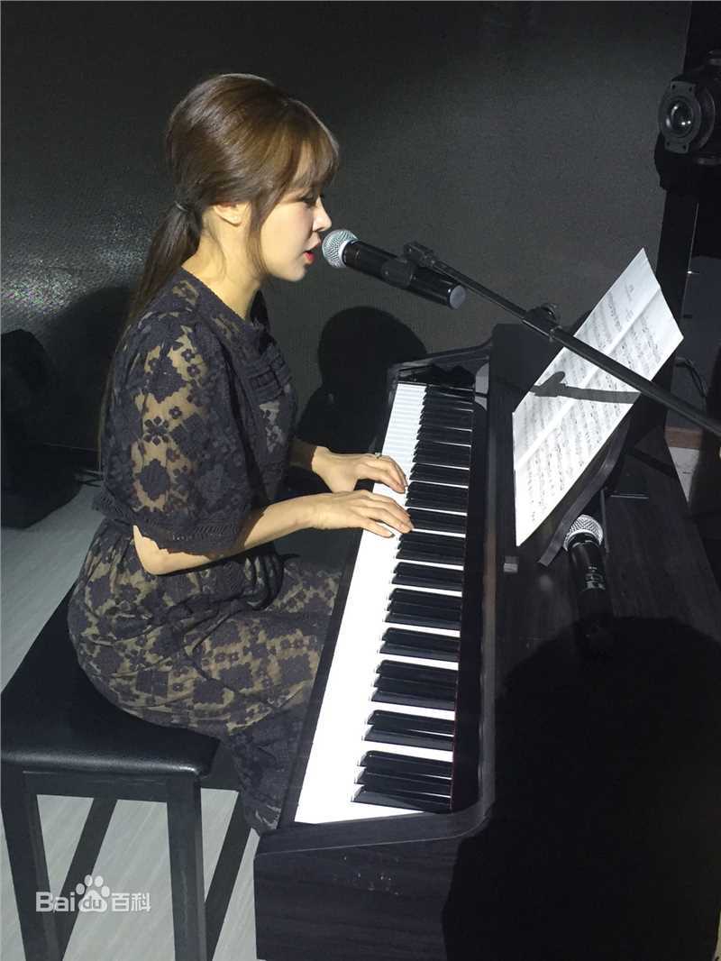 赵慧仙(CHO HYE SUN)演出饭拍壁纸壁纸