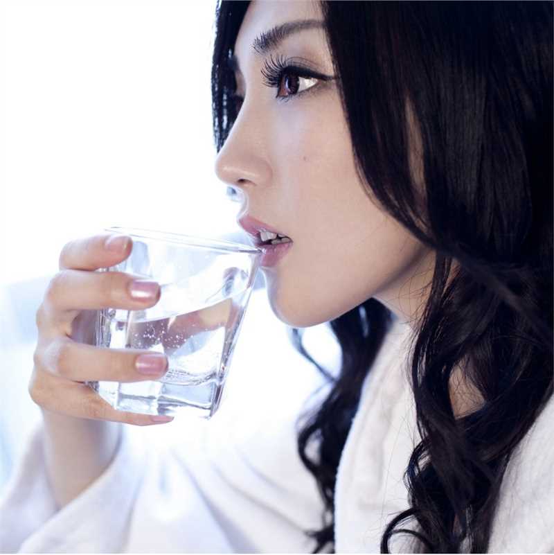 高清足球宝贝耶律雪儿上演“床吧也球迷”图集