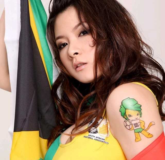 最全A组南非足球宝贝徐绮华美女壁纸