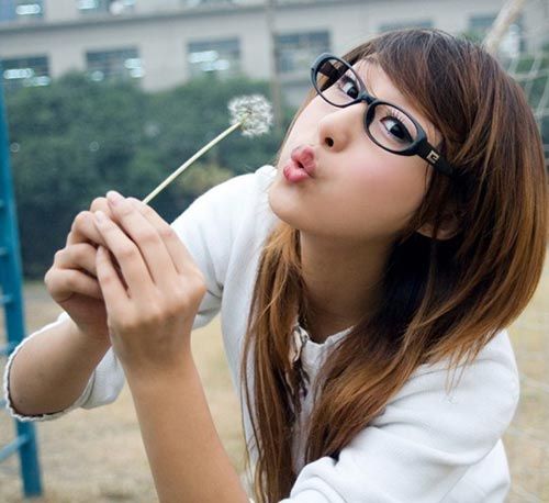 精选第一美女足球宝贝拍亮出清纯牌图册