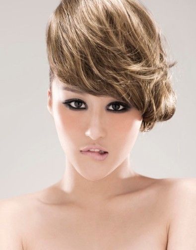 精选第一美女足球宝贝拍亮出清纯牌图册