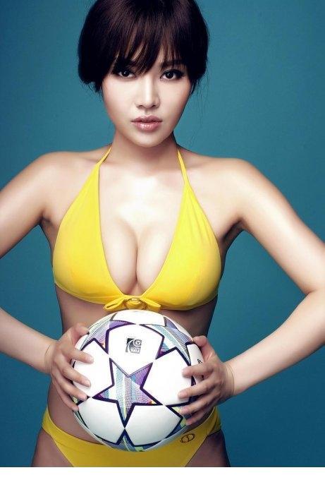 军艺校花徐冬冬足球宝贝大片