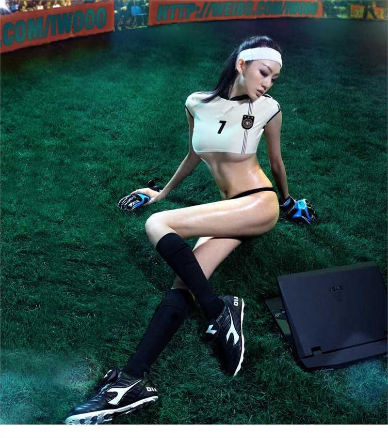 特别专辑足球宝贝人体彩绘诱人图片图片