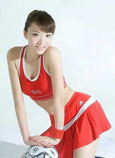 特别专辑韩媛媛性感床照助威世界杯,百变内衣撩人_图片