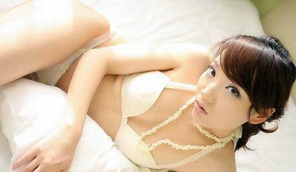 特别专辑韩媛媛性感床照助威世界杯,百变内衣撩人_图片