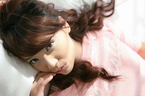 特别专辑韩媛媛性感床照助威世界杯,百变内衣撩人_图片