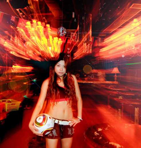 最新宝贝与足球--老道与美女_壁纸