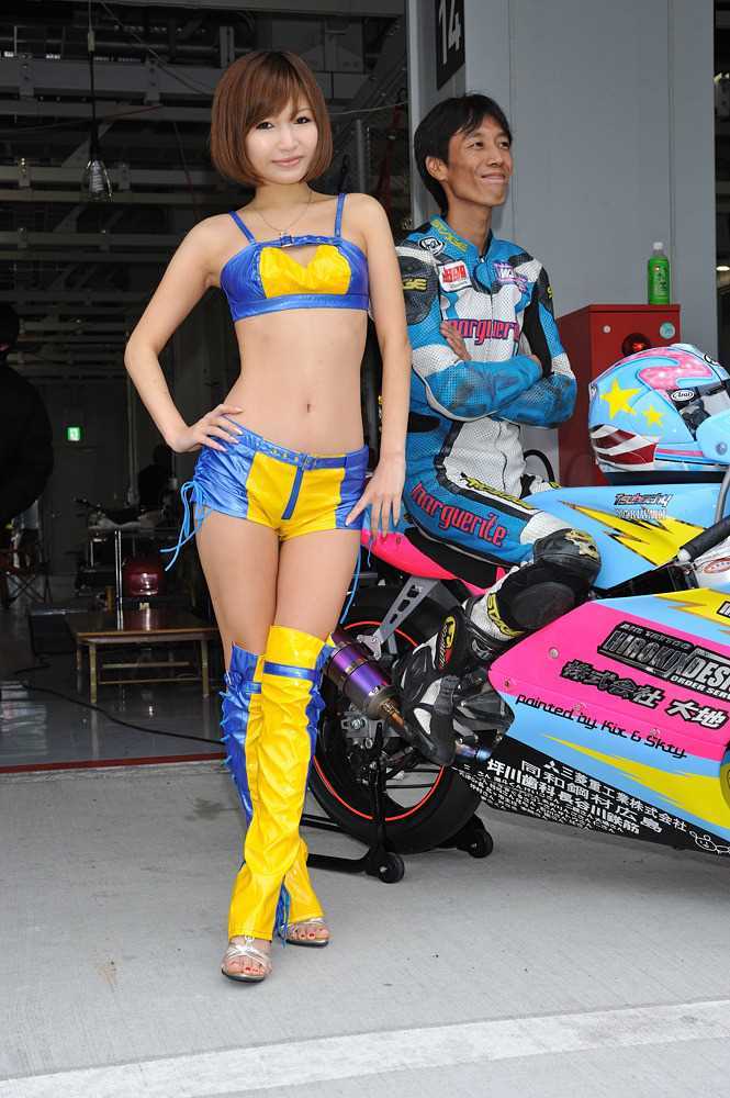 最全争做赛道皇后日本赛车美女相册