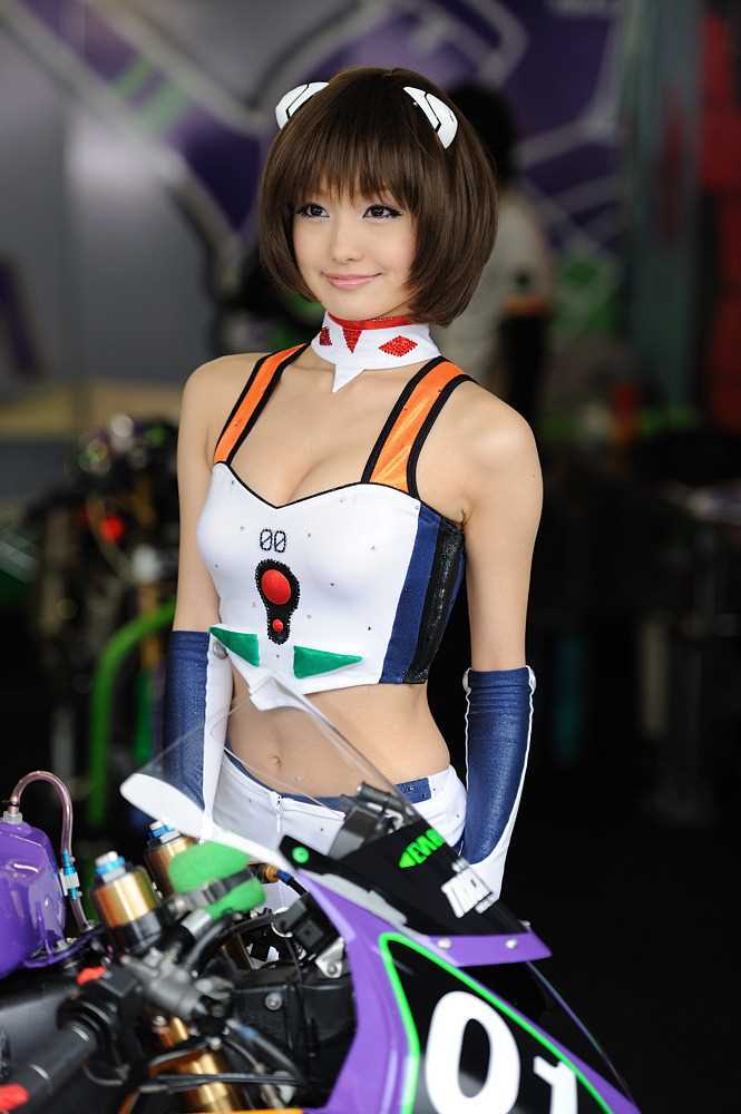 水谷望爱出镜日本超纯赛车美女