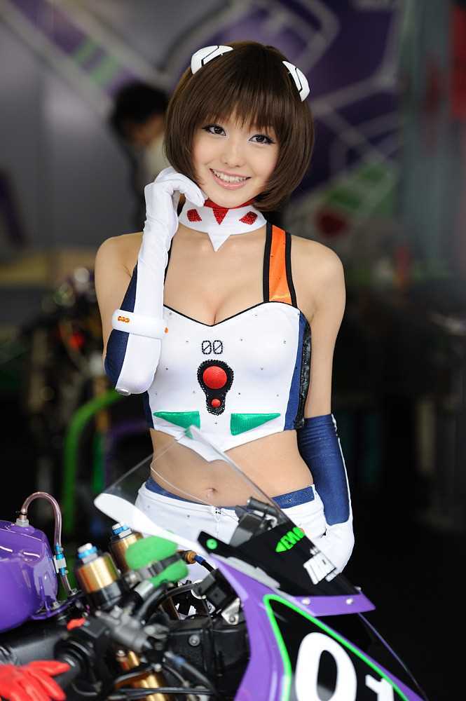 水谷望爱出镜日本超纯赛车美女