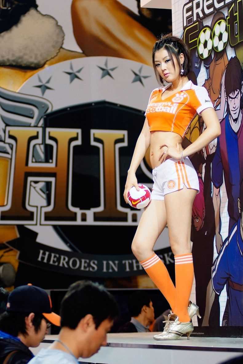 高清漂亮性感的足球美女图集