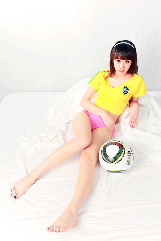最全长发刘海清纯足球少女壁纸